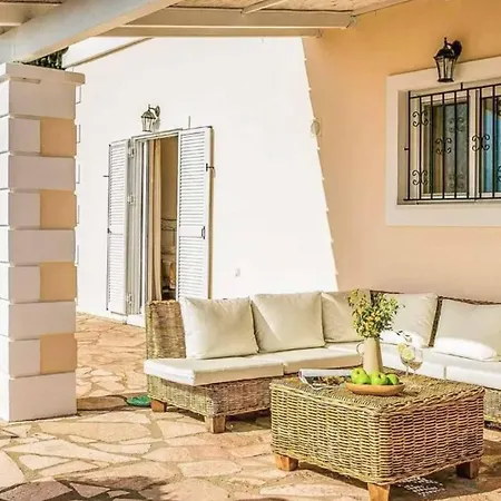 Adriani Villa